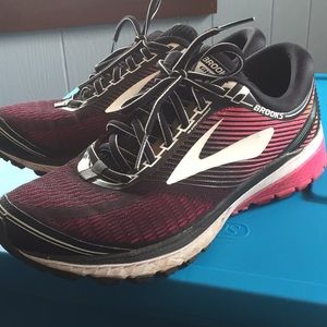 Brooks DNA ghost 10 tennies